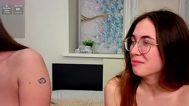 Chat +18 de TessieNoffsinger ao vivo