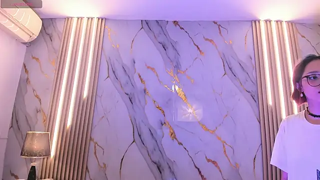 Chat +18 de LaxiZoe ao vivo