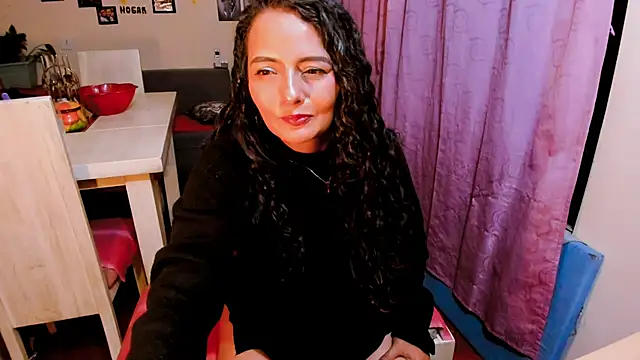 emma_luxy: онлайн-секс-чат