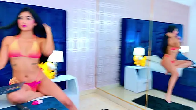 XXX chat uživo modela Mia-Monroe