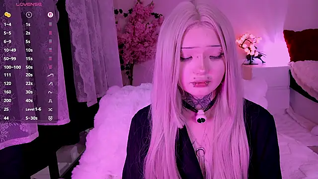 Show modela Lein_Bone na web-kameri