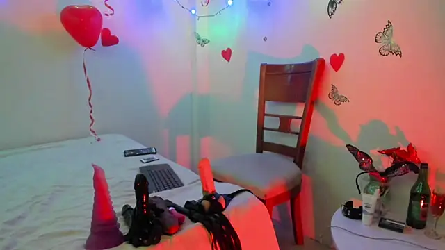 tiffanystorms-: онлайн-секс-чат