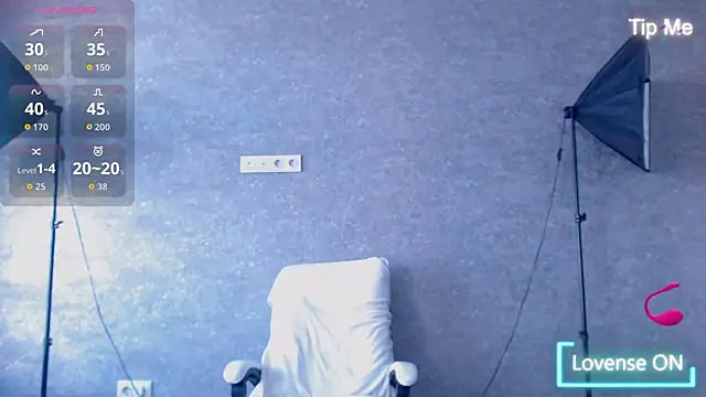 LillySquirtShot élő XXX-chatje