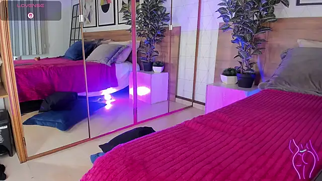 MiaKay1 élő XXX-chatje