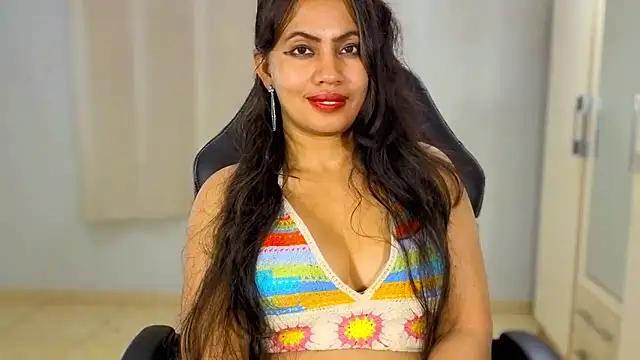 Chat +18 de FannyXhot ao vivo