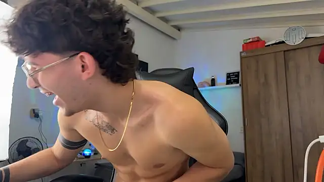 Kisan_Smith élő XXX-chatje