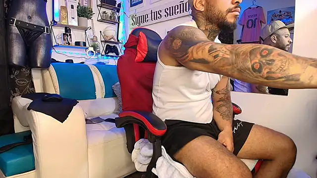 Leenar_Key élő XXX-chatje