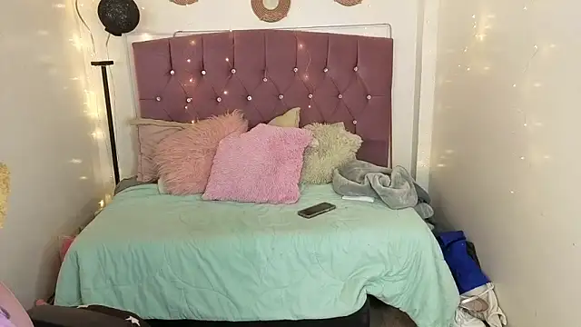 Chat +18 de lizha_milf ao vivo