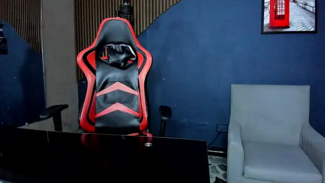 TylerGandi élő XXX-chatje