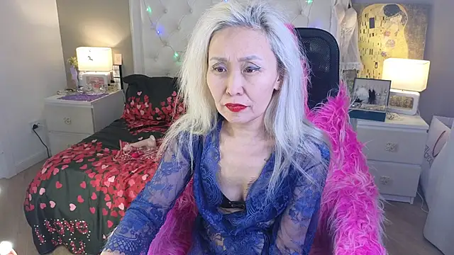 Chat XXX ao vivo de RoxalanaStar