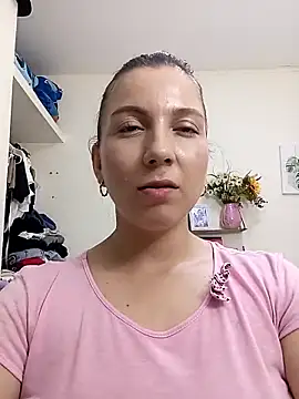 Arianna_Moss élő XXX-chatje