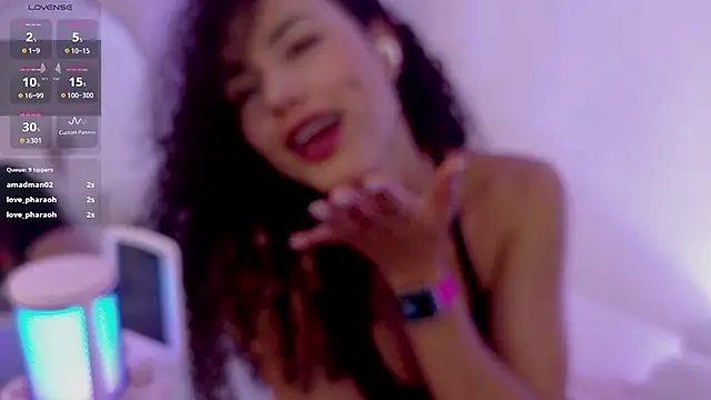 XXX chat uživo modela Lia_Tinez