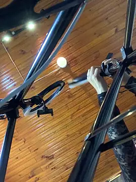 LilithMonette: διαδικτυακό σόου στην κάμερα