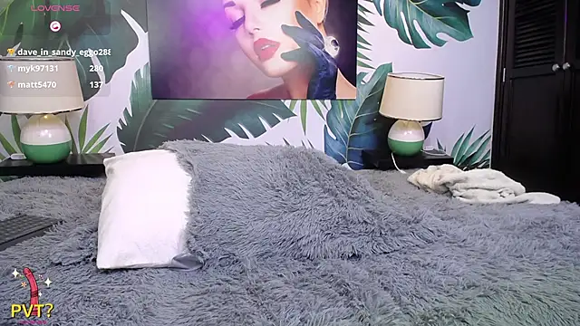 shantala_krisha élő XXX-chatje