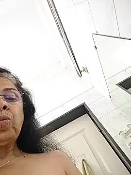 NakedMILFx live XXX chat