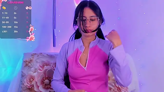 Chat XXX ao vivo de NayeCloud