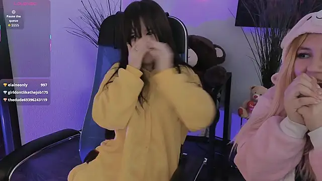 Elainebeness live XXX chat