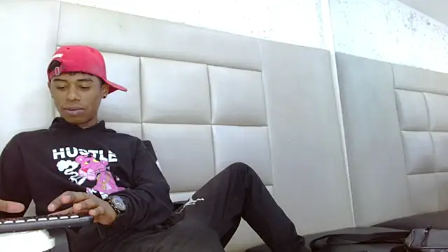 TonnyMarck Adlı Modelin Web Kamerası Şovu