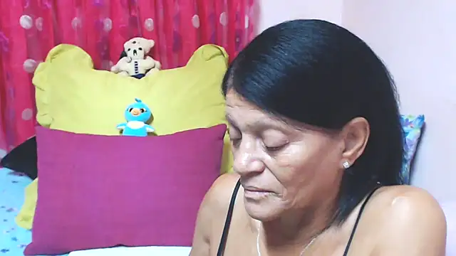 SLUTTYROXY 现场XXX聊天