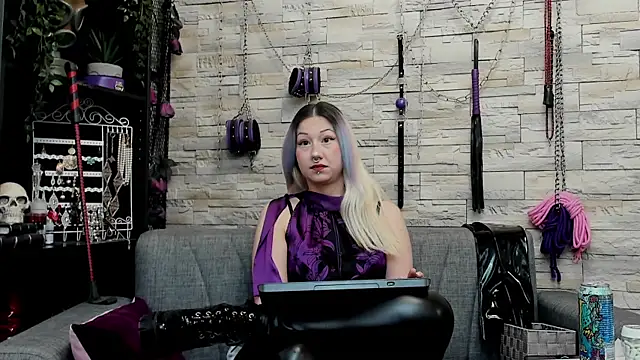 CruelMistress Live XXX-chat