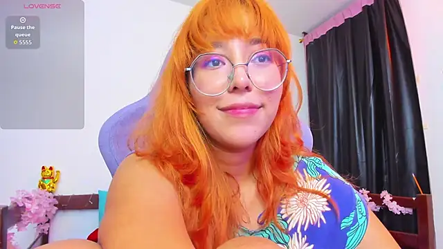 Show modela _Moon_Johnson na web-kameri