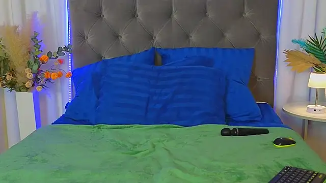 Ariana_Petite Obrolan Langsung XXX