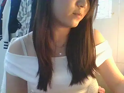 Linzly Chat XXX live