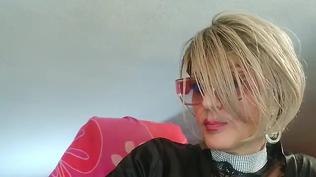 LadyOxana Chat XXX live