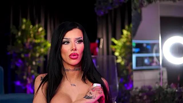 Chat +18 de ChicaOra ao vivo