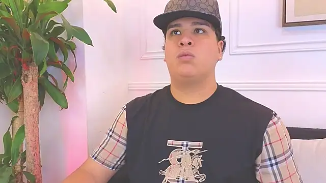 دردشة Naim_Bennetsex الجنسية المباشرة