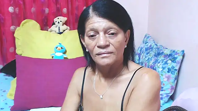 Chat XXX en directo de SLUTTYROXY