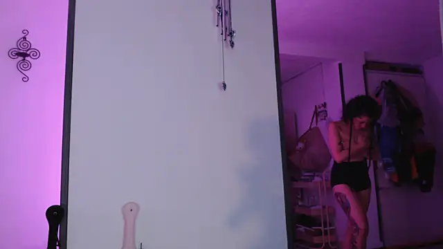 Chatroom XXX en direct de Hellen_dumont