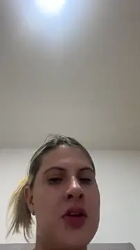 แชท XXX สดของ EmiilyAdams_