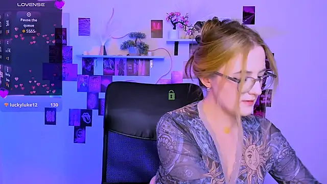 luna_berryy's Live XXX Chat