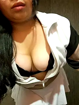 Baby_Luna25 – Naživo XXX chat