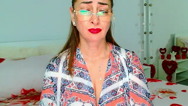 แชท XXX สดของ Tyana40