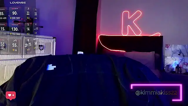 kimmiakiss22 Live XXX-Chat