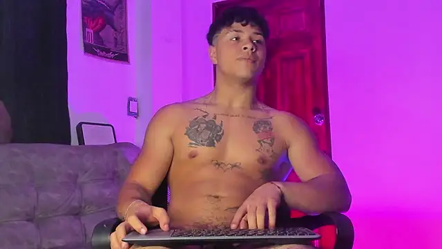 Chat XXX en directo de Dominic_Biker__