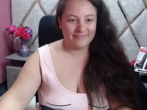 Chatroom XXX en direct de Sarah_Boobs_