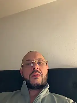 Guitccch Live XXX-chat