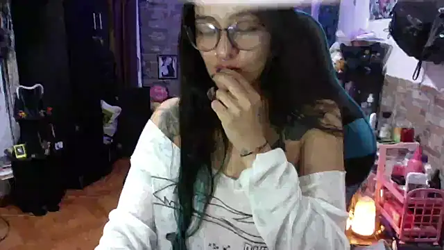 Chat +18 de AngelaQueen_ ao vivo