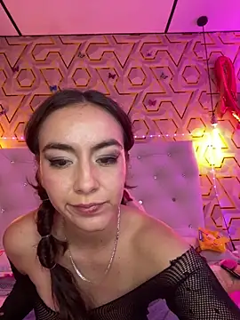 Chatroom XXX en direct de MelanyyJhonson15