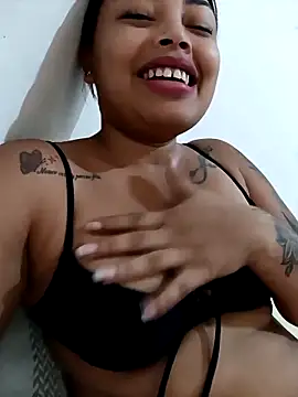 Chatroom XXX en direct de Naomi_Summer_