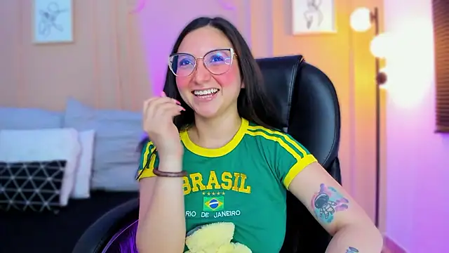 Chatroom XXX en direct de lucy_neil