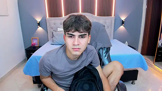 Tommy18__ Live XXX Chat