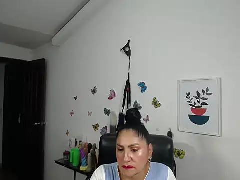 mature_bigboobs10 élő XXX-chatje