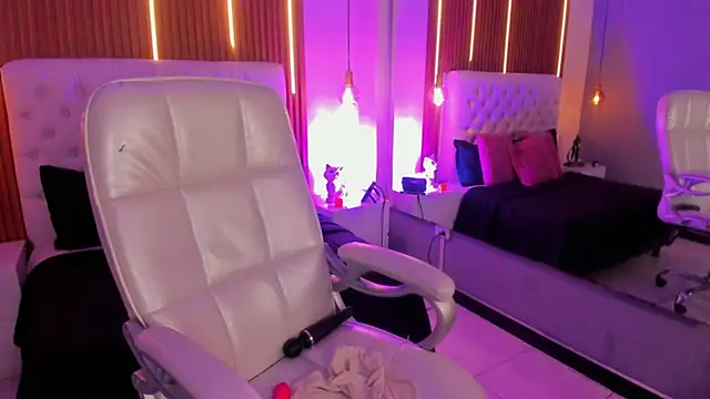 ZamabyCrucie Chat XXX in diretta