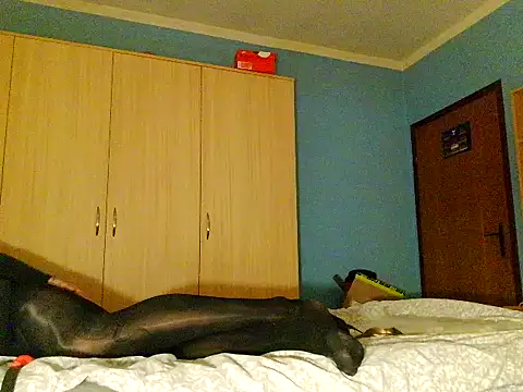 NylonSlave32 Webcamshow