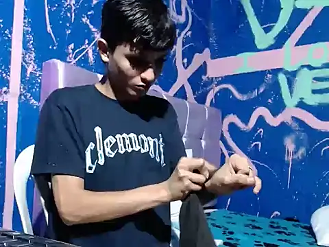 Webkamerová show maicol_xoxo17cm