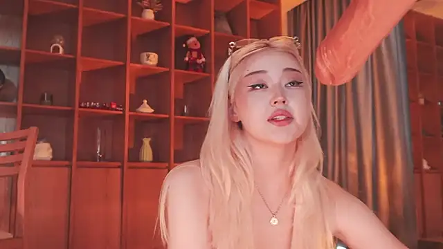 hyun_chia Adlı Modelin Canlı XXX Sohbeti